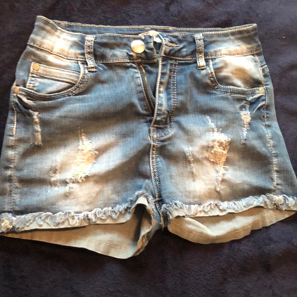 Bleach wash Denim Shorts